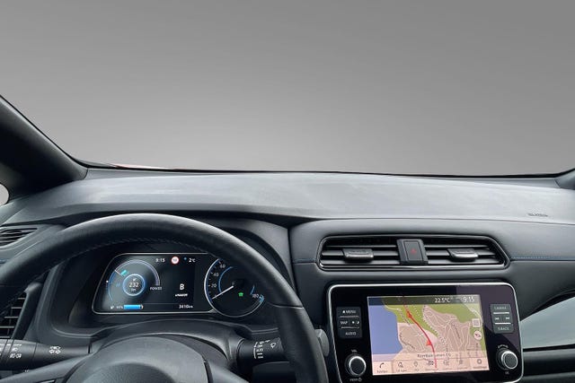 2021 NISSAN LEAF - 18