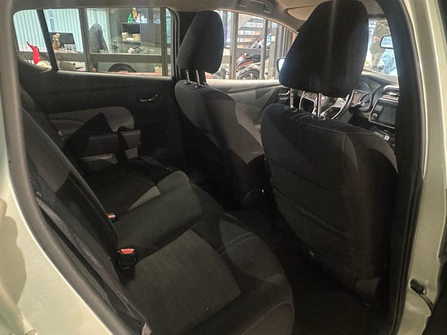 2018 NISSAN LEAF - 17