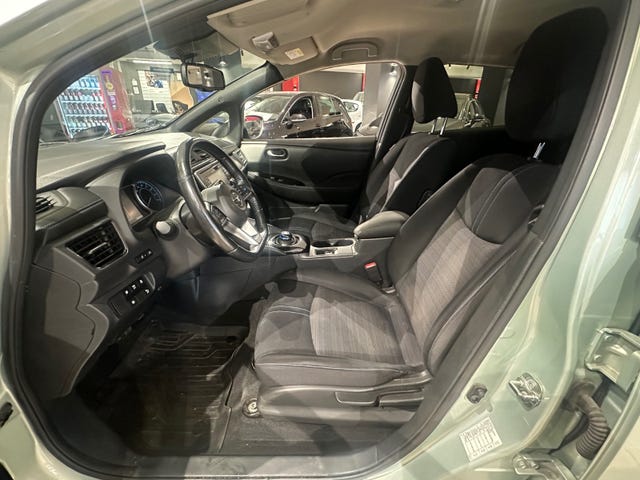 2018 NISSAN LEAF - 11