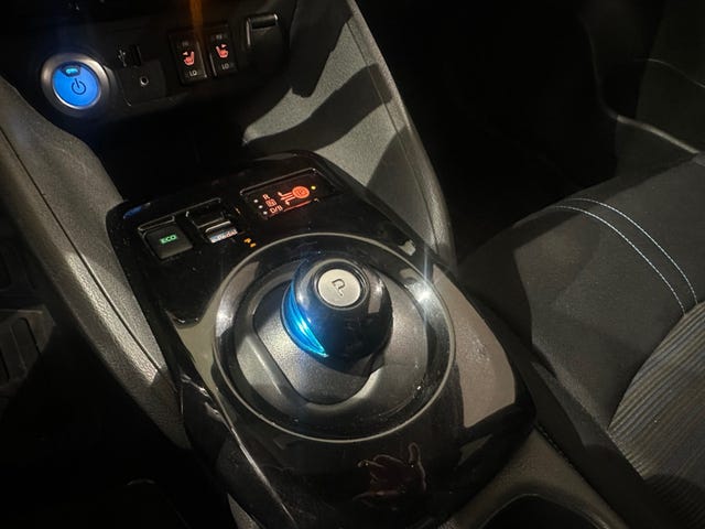 2018 NISSAN LEAF - 19
