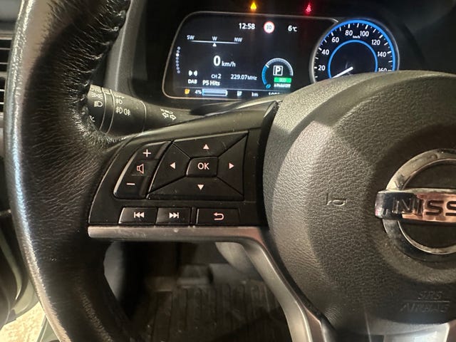 2018 NISSAN LEAF - 24