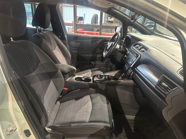 2018 NISSAN LEAF - 13