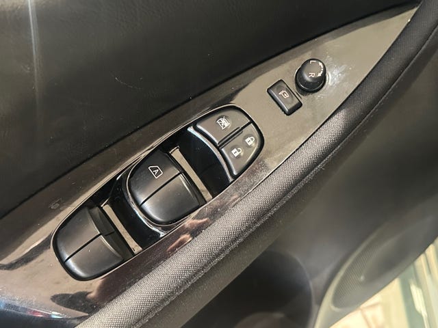 2018 NISSAN LEAF - 28