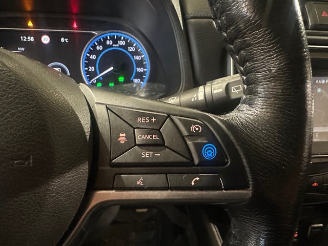 2018 NISSAN LEAF - 25