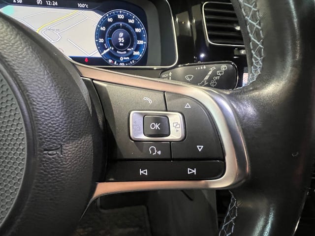 2018 VOLKSWAGEN GOLF - 22