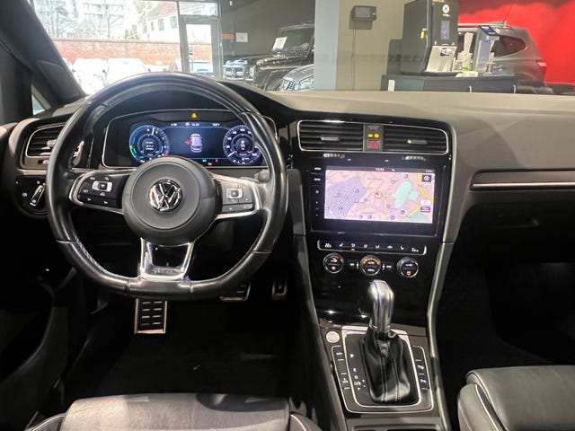 2018 VOLKSWAGEN GOLF - 13