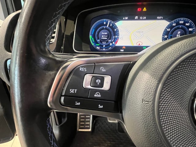 2018 VOLKSWAGEN GOLF - 23
