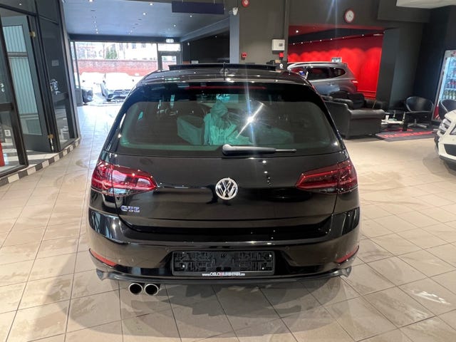 WVWZZZAUZHW850814 2018 VOLKSWAGEN GOLF-2