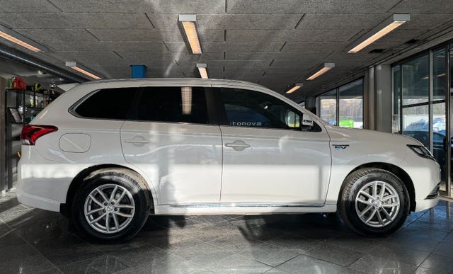 JMBXDGG3WLZ023165 2020 MITSUBISHI OUTLANDER-2