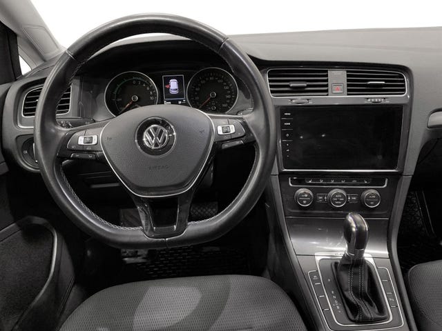 2018 VOLKSWAGEN GOLF - 8