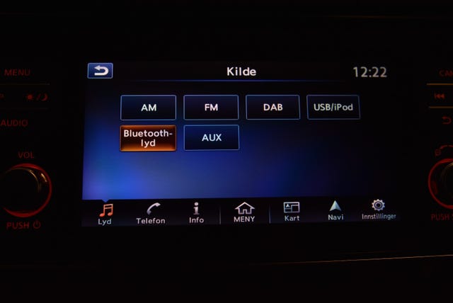 2018 NISSAN LEAF - 18