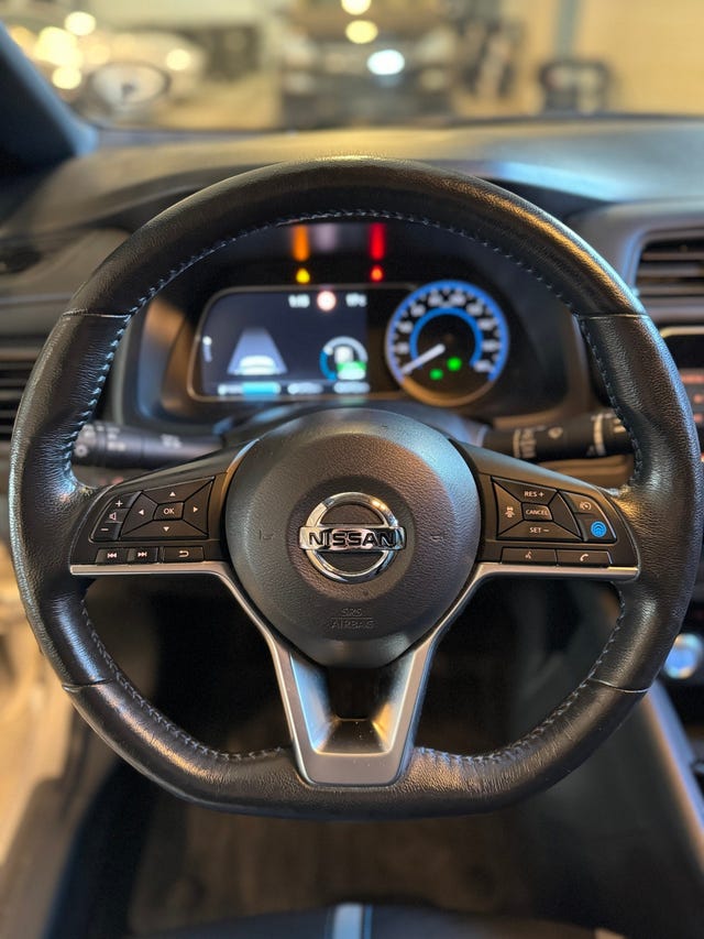 2021 NISSAN LEAF - 17