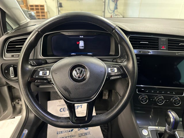 2018 VOLKSWAGEN GOLF - 12