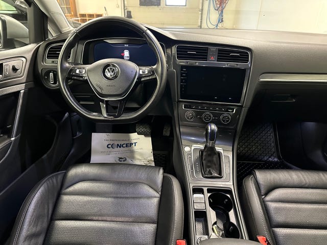 2018 VOLKSWAGEN GOLF - 10