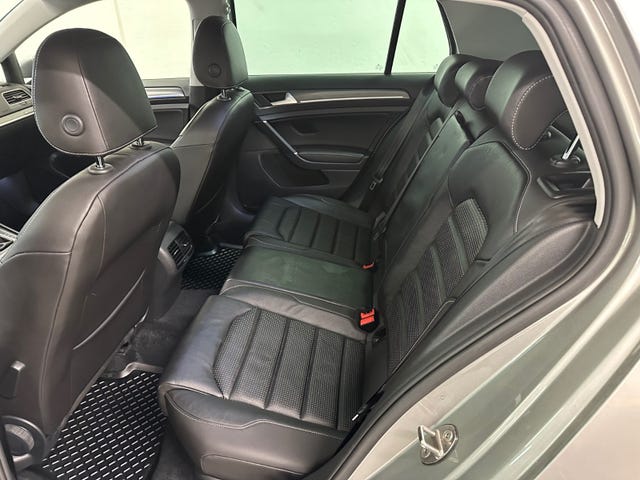 2018 VOLKSWAGEN GOLF - 9