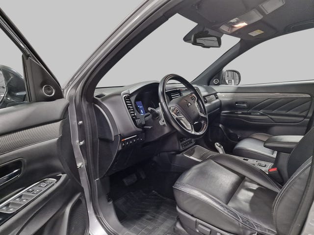 2020 MITSUBISHI OUTLANDER - 9