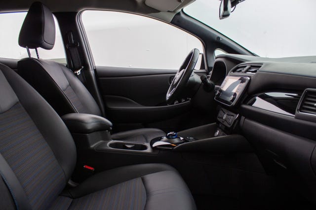 2022 NISSAN LEAF - 12