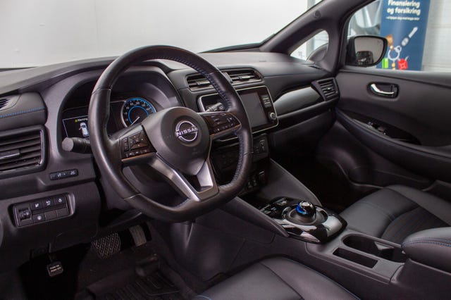 2022 NISSAN LEAF - 8