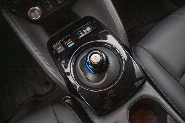 2022 NISSAN LEAF - 11
