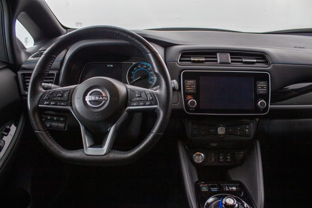 2022 NISSAN LEAF - 10