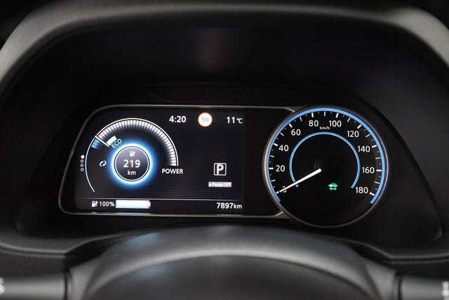 2022 NISSAN LEAF - 26