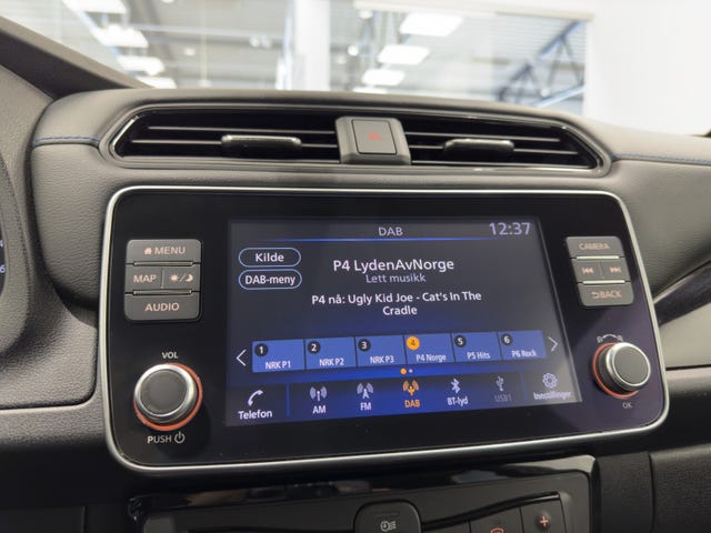 2022 NISSAN LEAF - 22