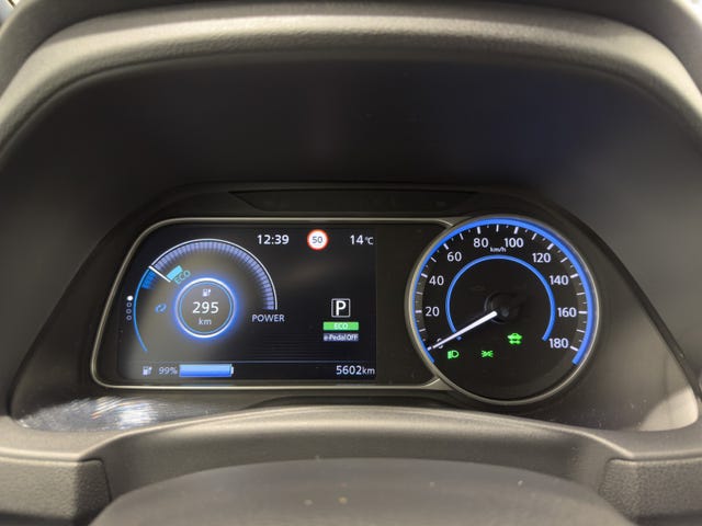 2022 NISSAN LEAF - 18