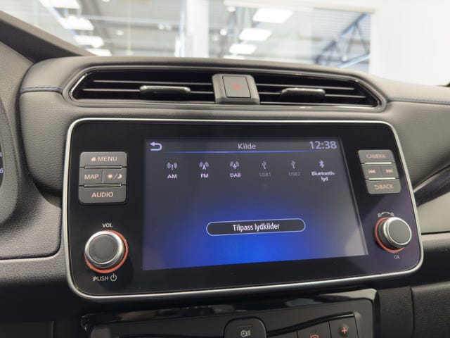2022 NISSAN LEAF - 23