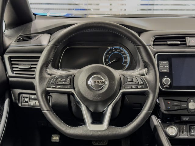 2022 NISSAN LEAF - 17