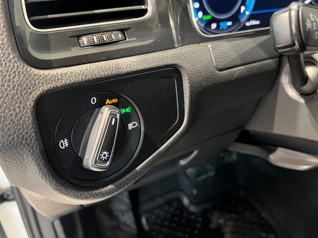 2018 VOLKSWAGEN GOLF - 25