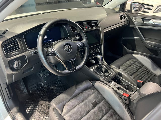2018 VOLKSWAGEN GOLF - 9