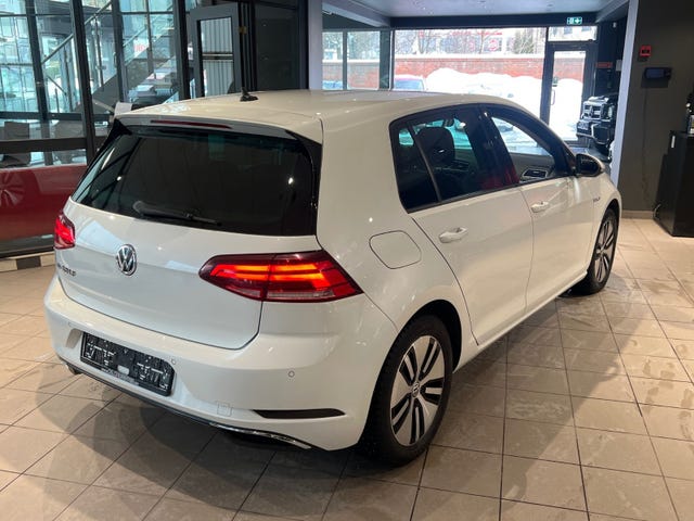 WVWZZZAUZJW908279 2018 VOLKSWAGEN GOLF-4