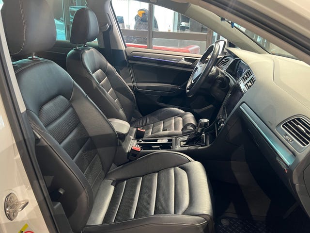 2018 VOLKSWAGEN GOLF - 18