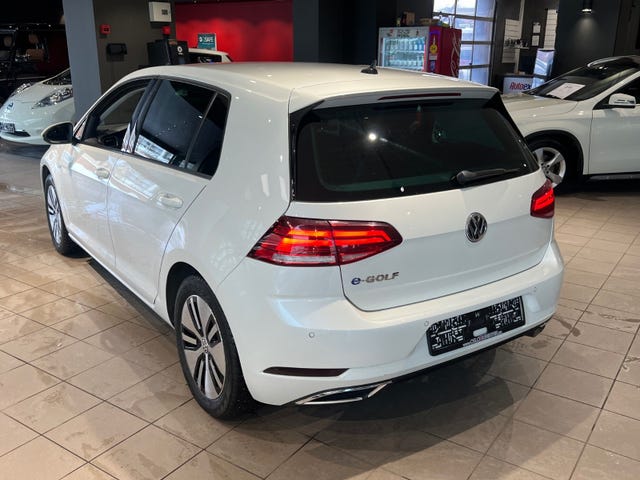 WVWZZZAUZJW908279 2018 VOLKSWAGEN GOLF-2