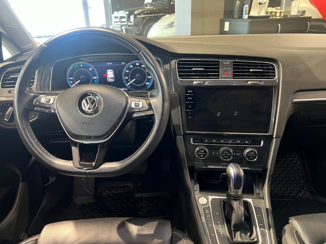 2018 VOLKSWAGEN GOLF - 13