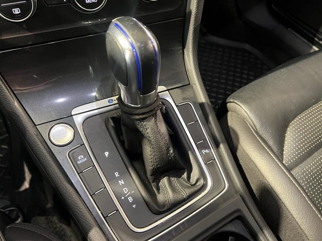 2018 VOLKSWAGEN GOLF - 17