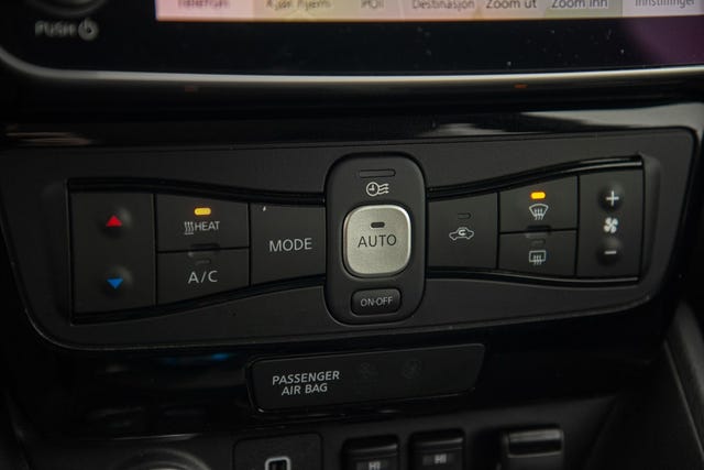 2021 NISSAN LEAF - 21