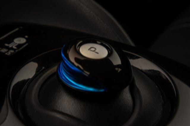 2021 NISSAN LEAF - 24
