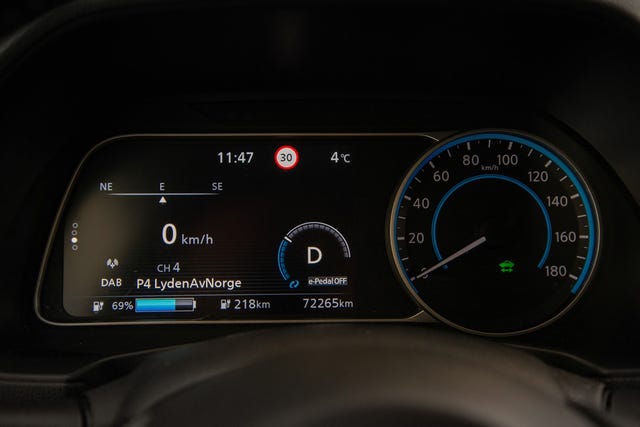2021 NISSAN LEAF - 18
