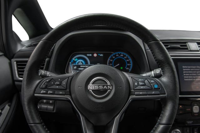 2022 NISSAN LEAF - 15