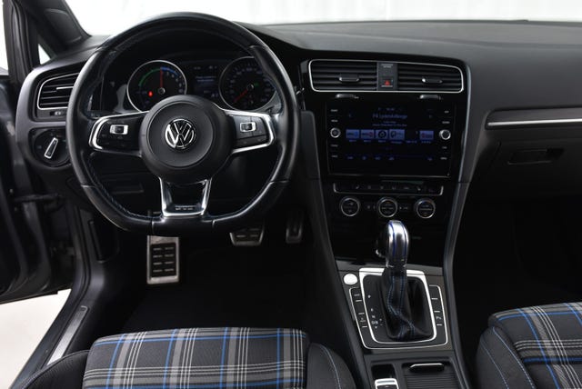 2018 VOLKSWAGEN GOLF - 14
