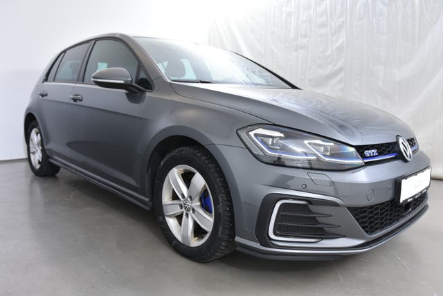 WVWZZZAUZJW810083 2018 VOLKSWAGEN GOLF-4