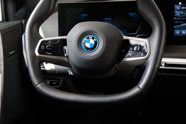 2022 BMW IX XDRIVE 50 - 27