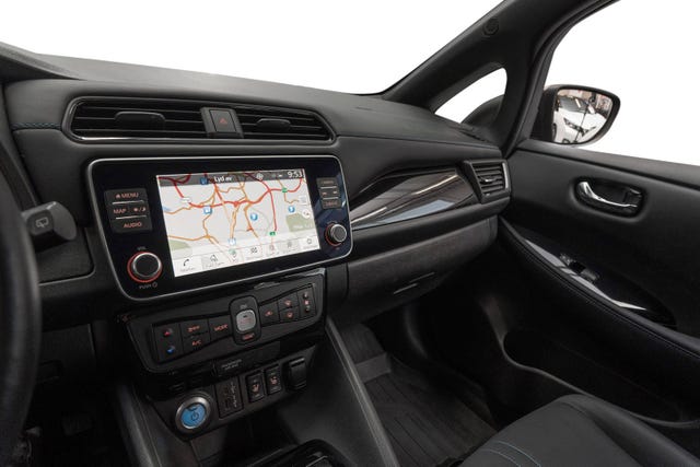2021 NISSAN LEAF - 10
