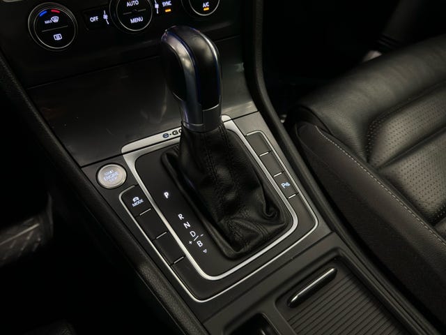 2018 VOLKSWAGEN GOLF - 27