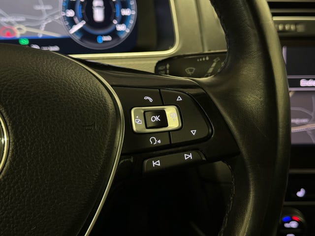 2018 VOLKSWAGEN GOLF - 24