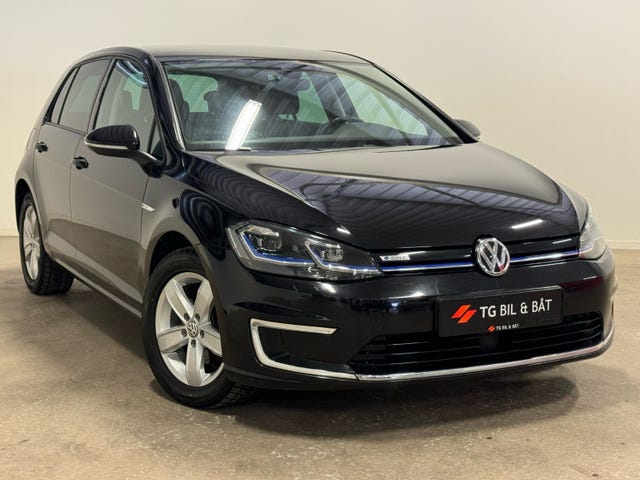 WVWZZZAUZJW900439 2018 VOLKSWAGEN GOLF-1