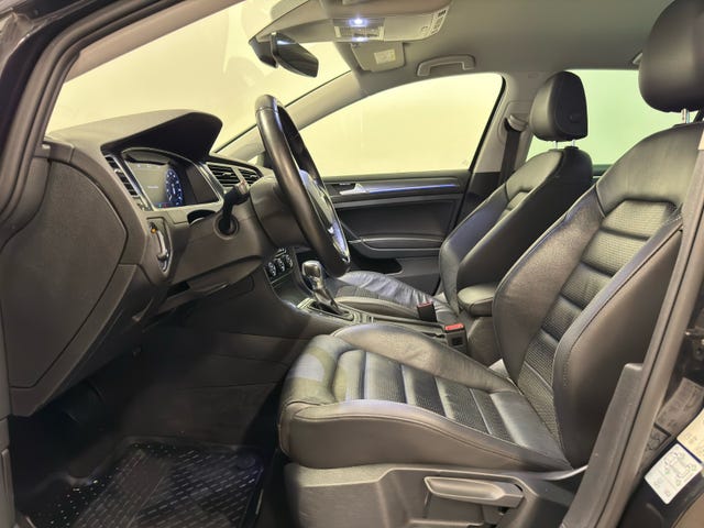 2018 VOLKSWAGEN GOLF - 18