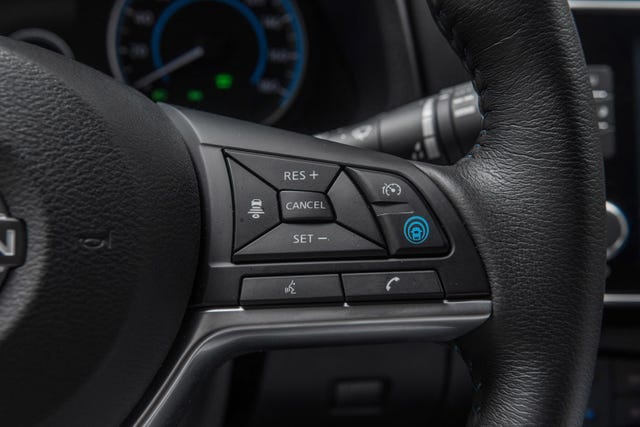 2022 NISSAN LEAF - 17