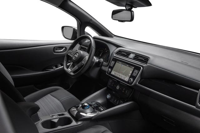 2022 NISSAN LEAF - 25